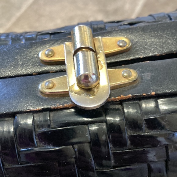 SOLD Vintage woven handbag - Picture 9 of 9